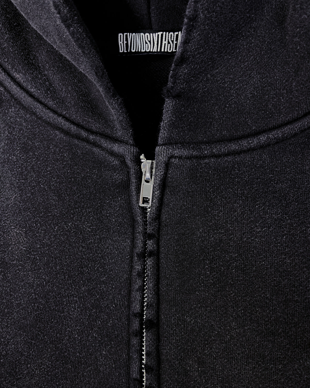 DUSK ZIP UP